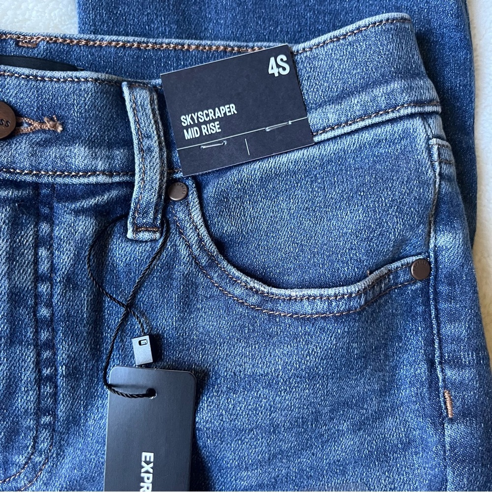 Express Mid Rise Medium Wash Skyscraper Jeans - Picture 10 of 14